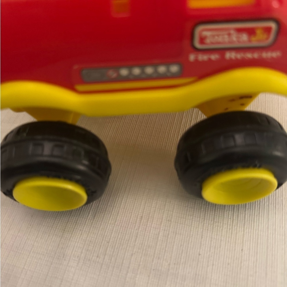 Bright Red and Yellow Tonka Fire Rescue Toy Truck with Ladder. - Picture 5 of 12